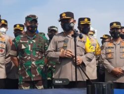 Polda Metro Jaya Tidak Bekali Petugas Yang Amankan Unjuk Rasa Dengan Senjata Api.