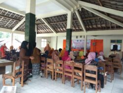 Peringati Hari Ibu, Tim Penggerak PKK Kalurahan Kedungkeris Gelar Lomba Keluwesan Berbusana dan Lomba Ngintil Glepung Tiwul