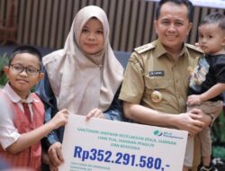 Pj Gubernur Sumsel Agus Fatoni Serahkan Penghargaan Paritrana dan Canangkan GPPRS