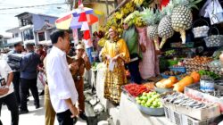 Presiden Jokowi Tinjau Pasar Tumpah Mamasa, Cek Harga dan Infrastruktur Pasar