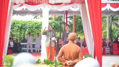 Pimpin Upacara Hari Guru Nasional 2024, Bupati Sri Mulyani Sampaikan Terima Kasih Kepada Guru